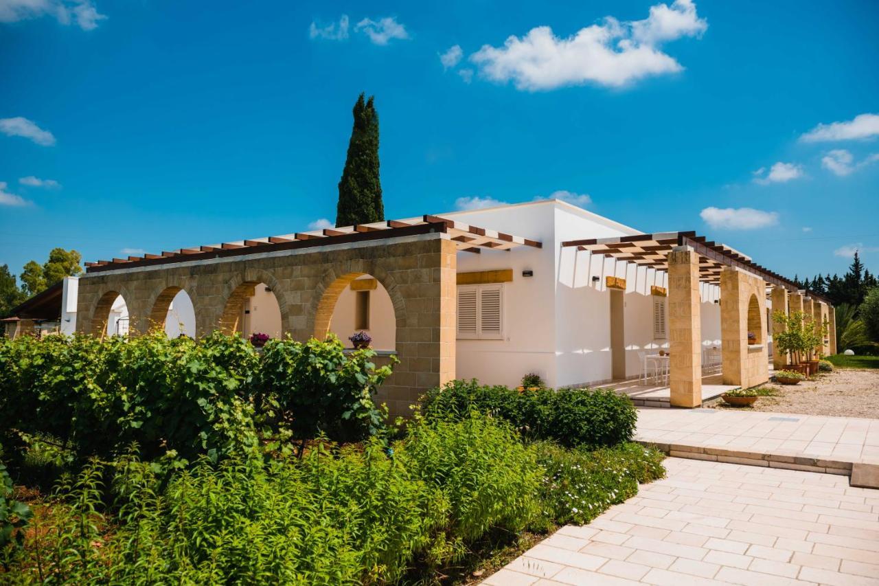 Masseria Tenuta Flora Maria Leverano Exterior foto